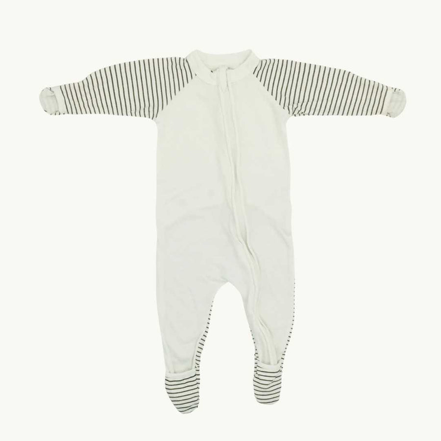 Gently Worn Goumi grey striped zip-up sleepsuit size 3-6 months