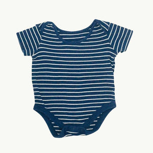 Gently Worn John Lewis striped body set size 0-3 months