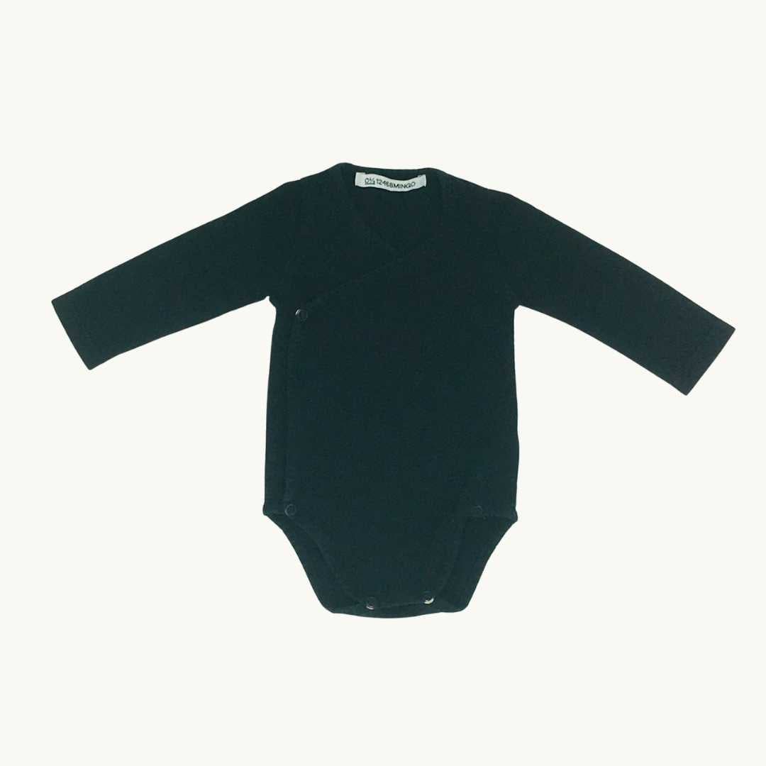 Hardly worn Mingo black kimono body size Newborn
