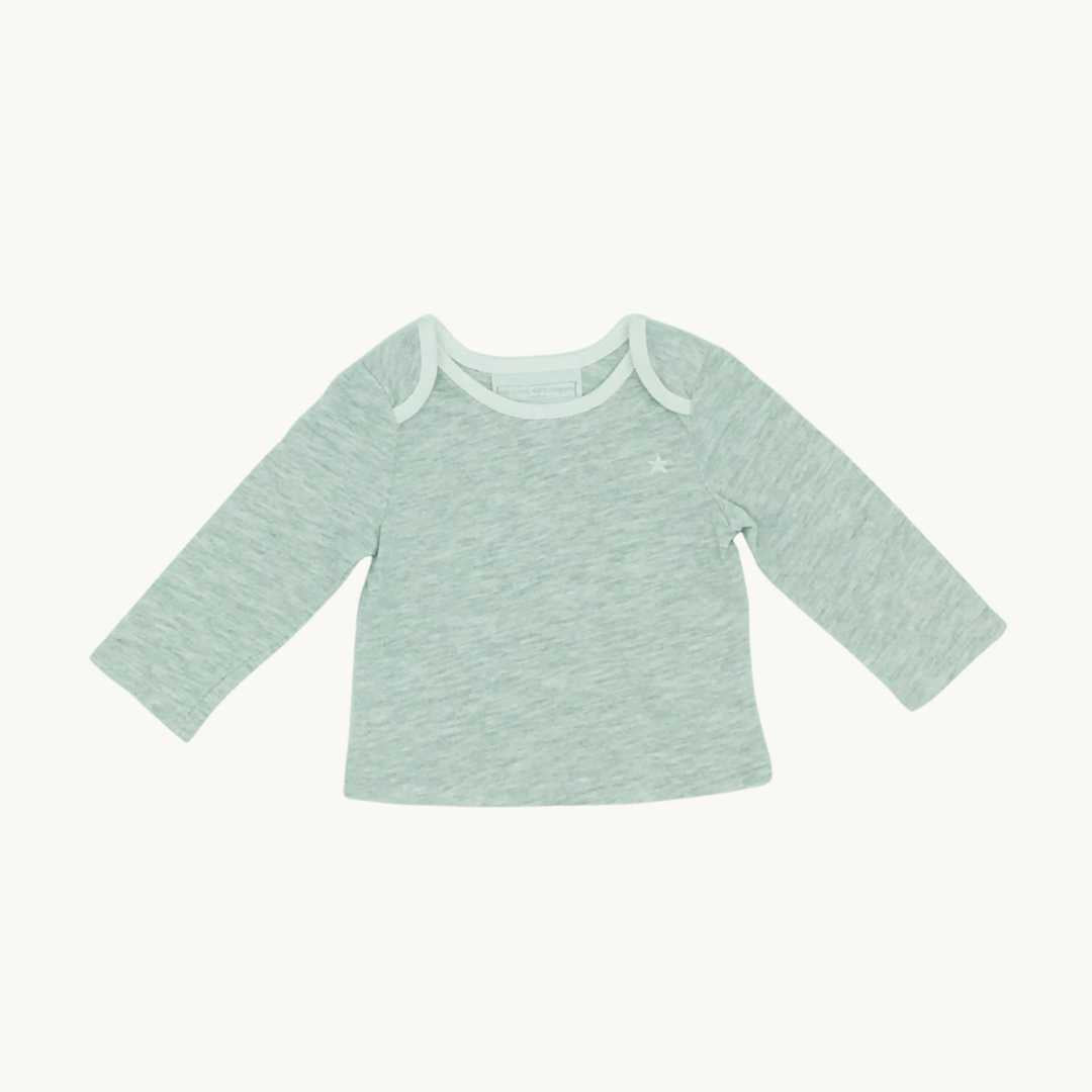 Hardly Worn The White Company grey star top size Newborn