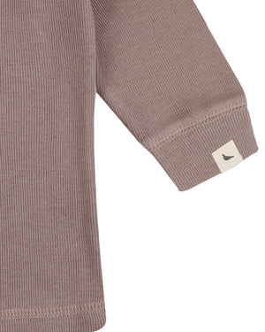 Rib layering top in stone