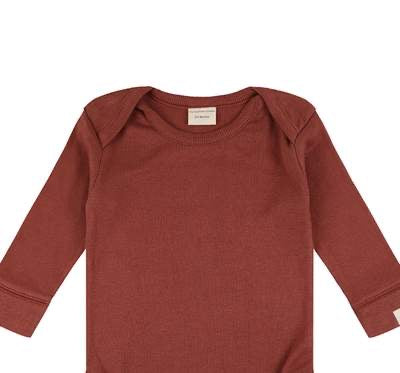 Rib layering top in brick