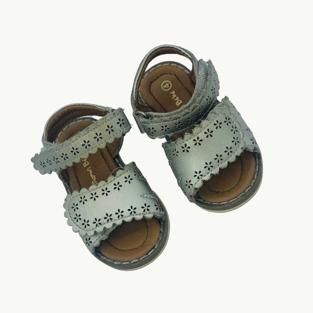 Hardly Worn Jojo Maman Bebe gold sandals size UK 4 (9-12 months)